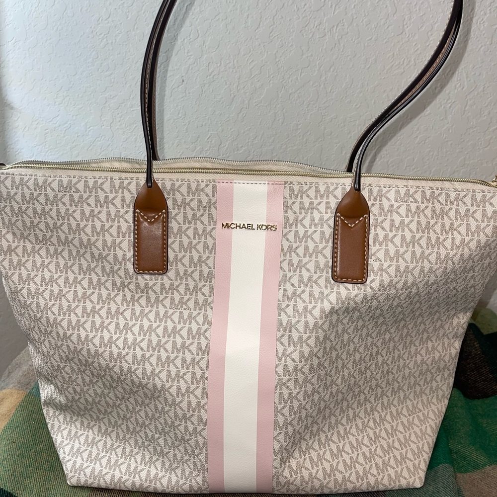 NWT Michael Kors Vanilla Large TZ Tote